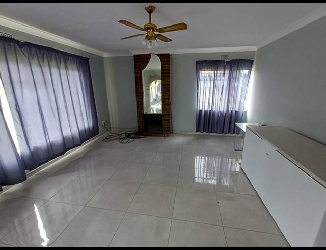 4 BEDROOM HOUSE FOR SALE IN SONLAND PARK